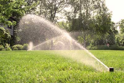 impianto di irrigazione in funzione